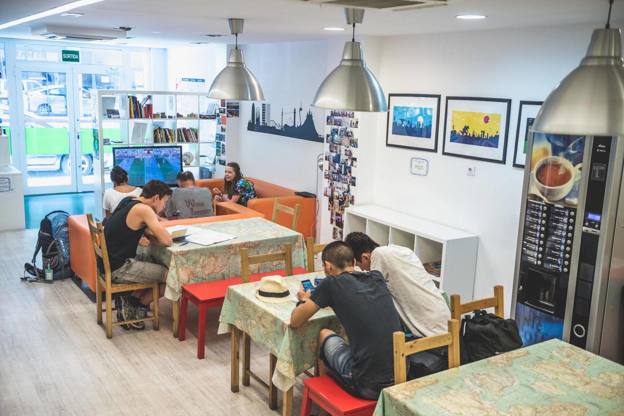 One Ramblas Hostel *